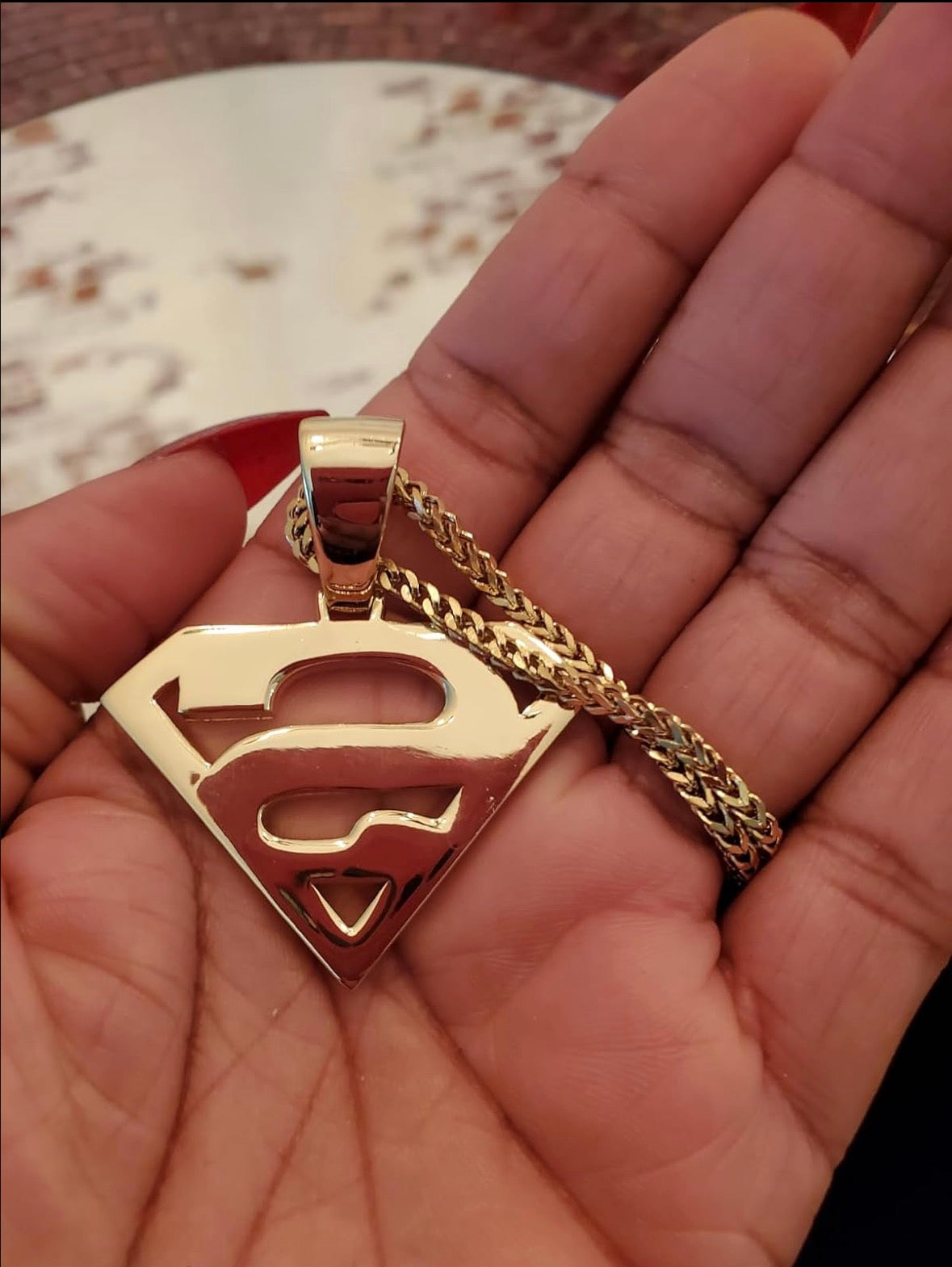 Superman pendent with chain