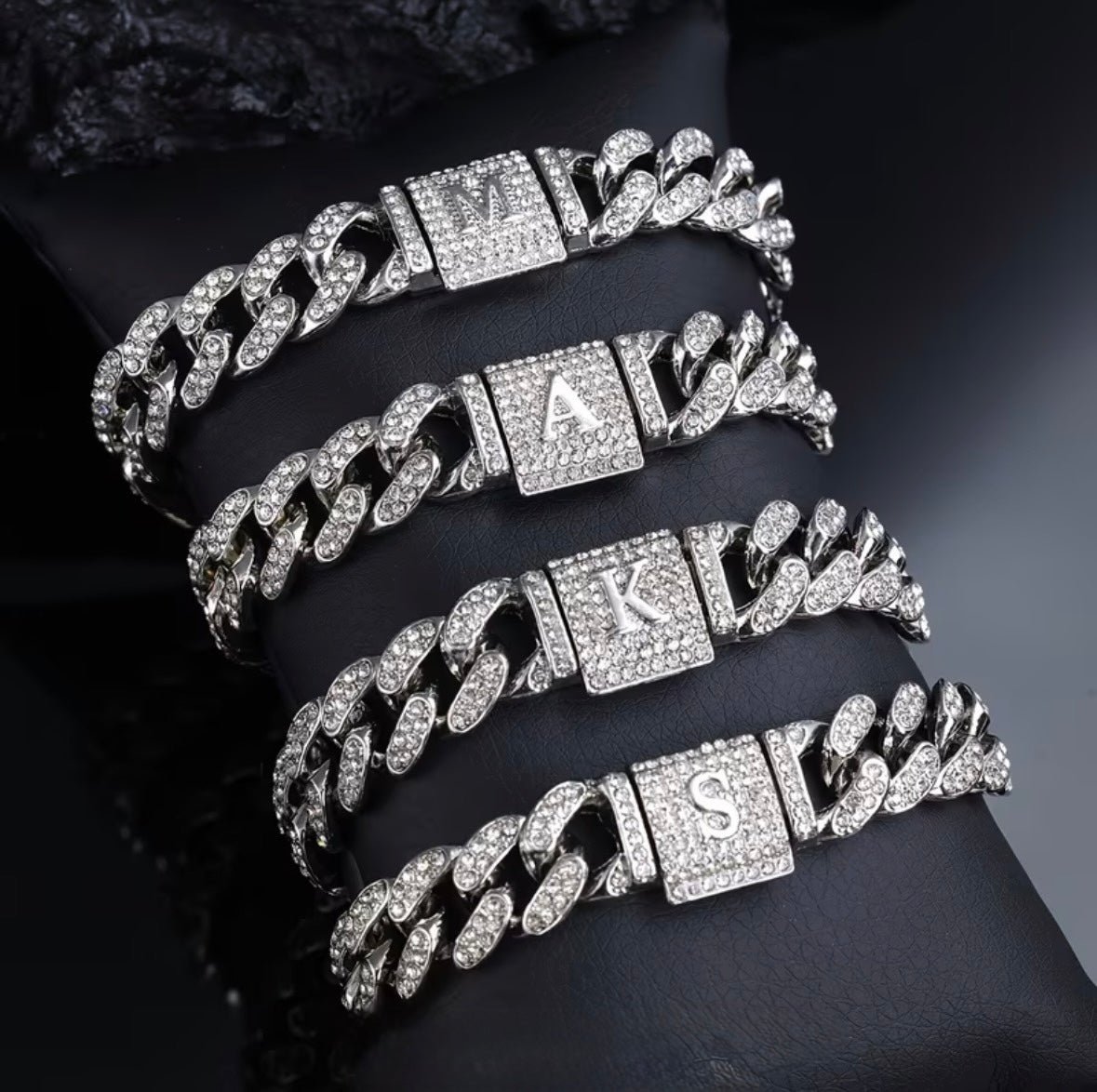 Custom braclet 1 letter