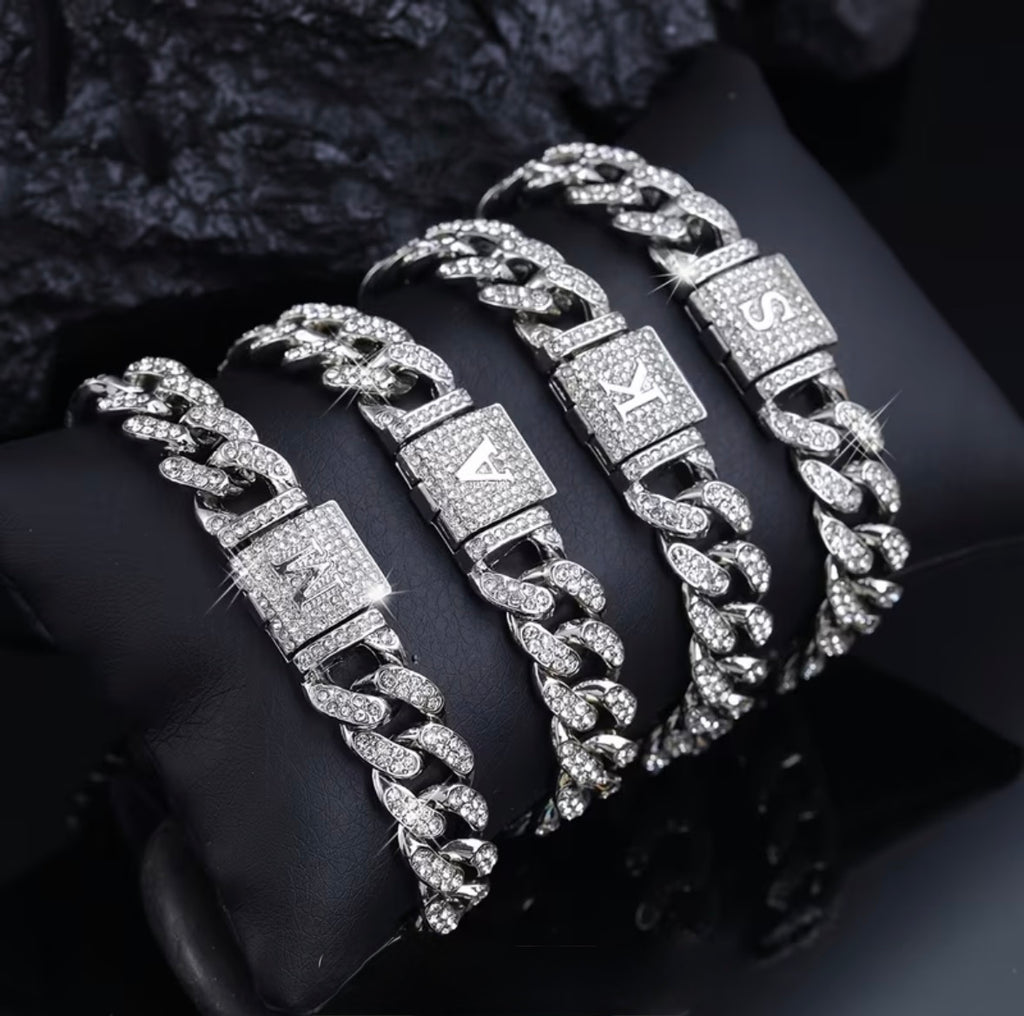Custom braclet 1 letter